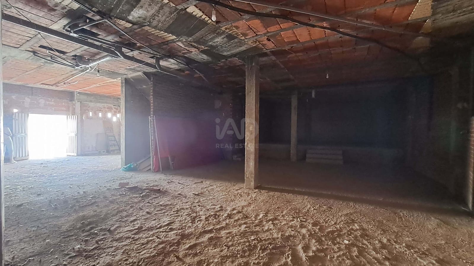 Commercial for rent in Madrid city - € 800 (Ref: 9987722)