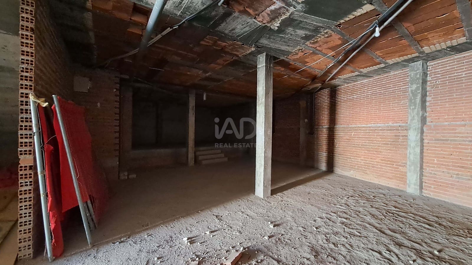Commercial for rent in Madrid city - € 800 (Ref: 9987722)