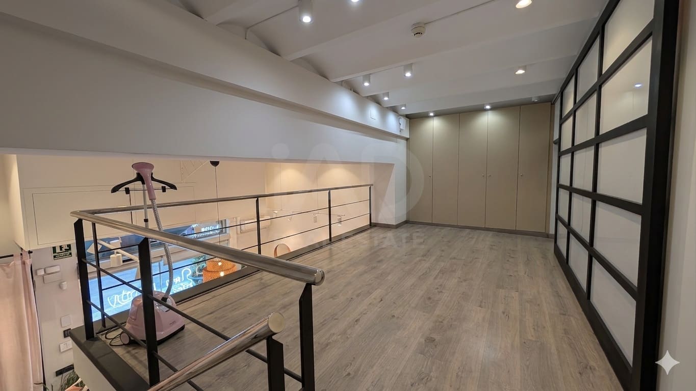 Erhverv til salg i Barcelona by - € 450.000 (Ref: 9987724)