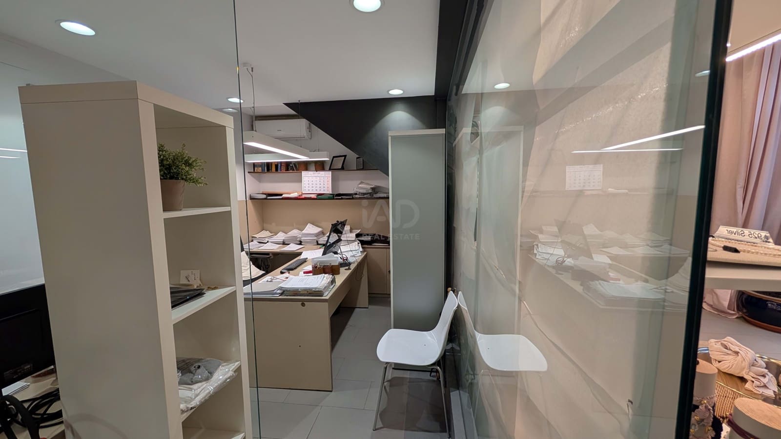 Erhverv til salg i Barcelona by - € 450.000 (Ref: 9987724)