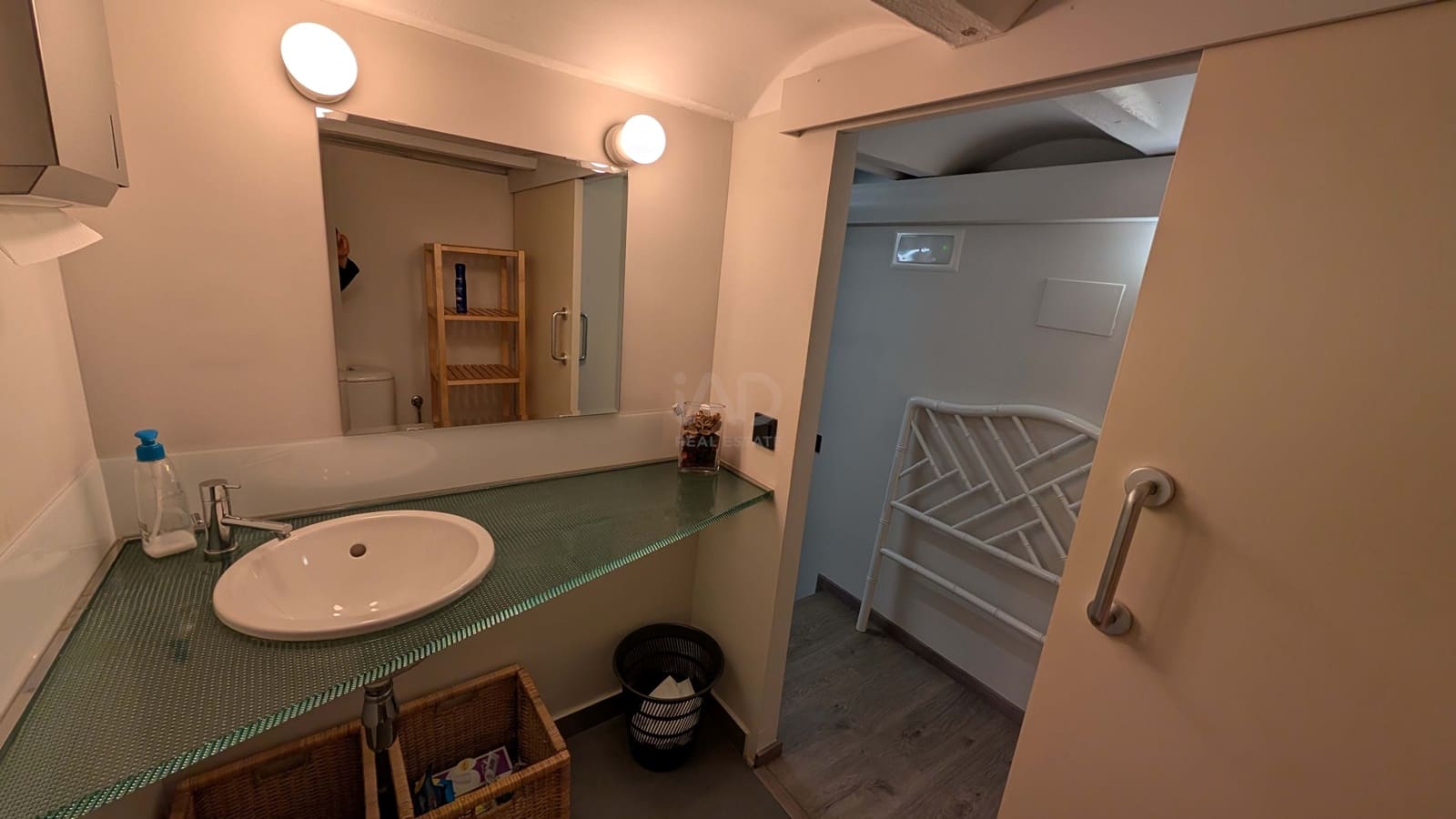 Erhverv til salg i Barcelona by - € 450.000 (Ref: 9987724)