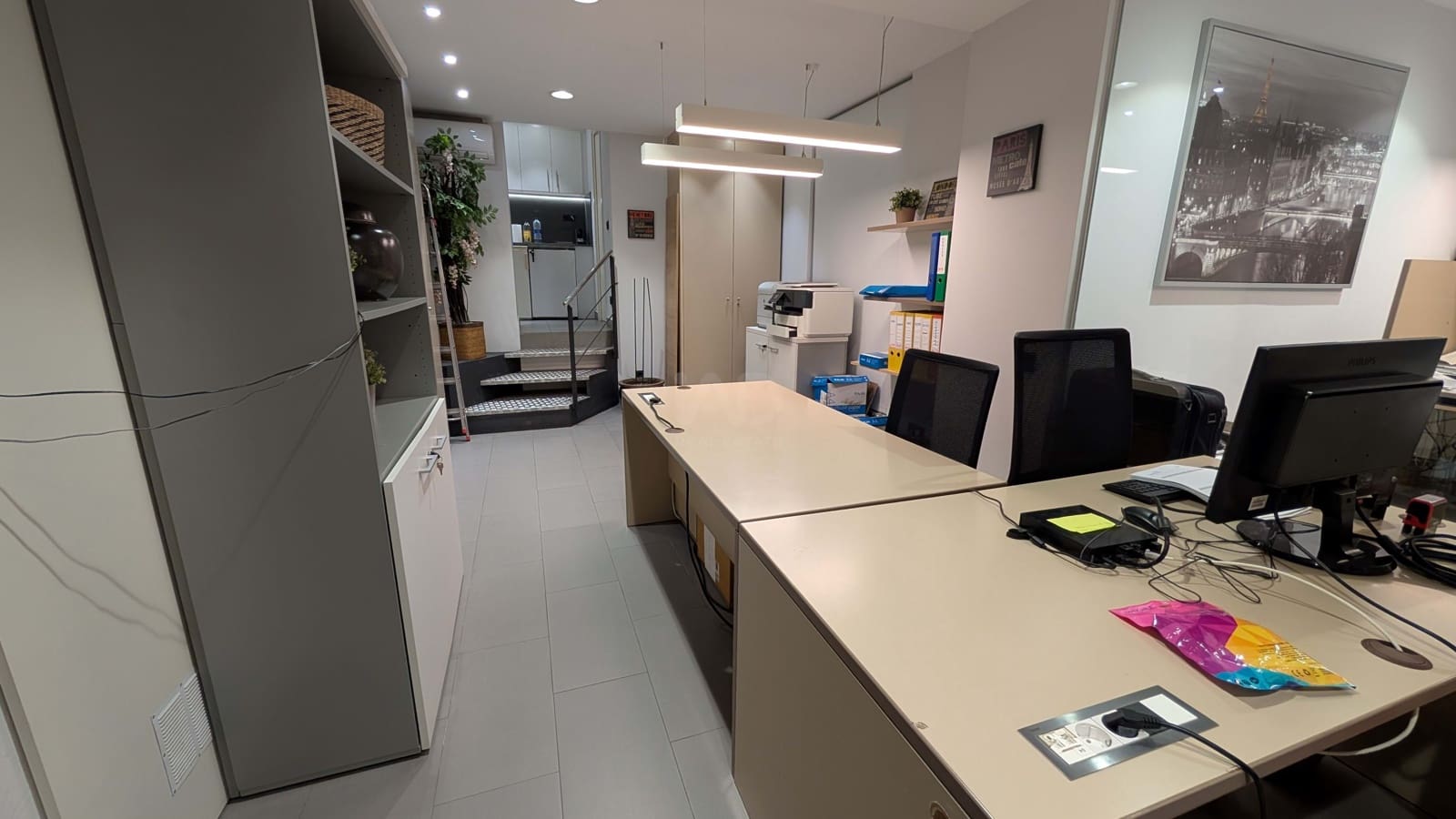 Erhverv til salg i Barcelona by - € 450.000 (Ref: 9987724)