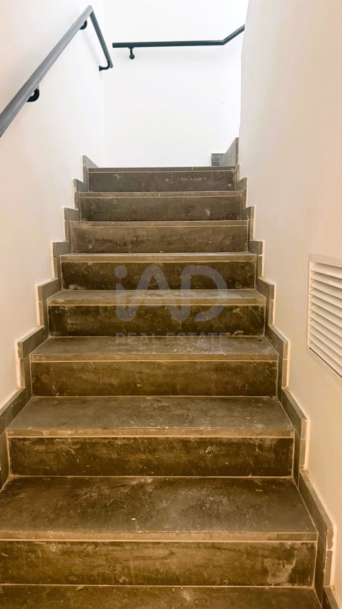 Kommersiell til salgs i Cadiz by - € 117 000 (Ref: 9987725)
