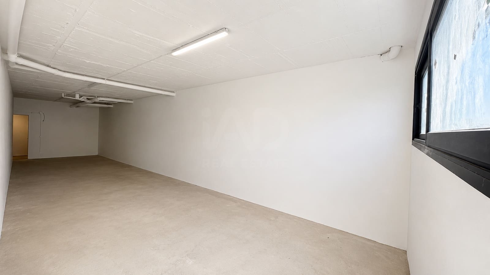 Kommersiell til salgs i Cadiz by - € 117 000 (Ref: 9987725)
