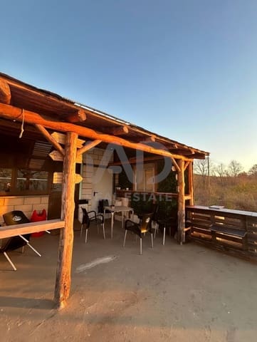 Kommersiell til salgs i Leon by - € 500 000 (Ref: 9987727)