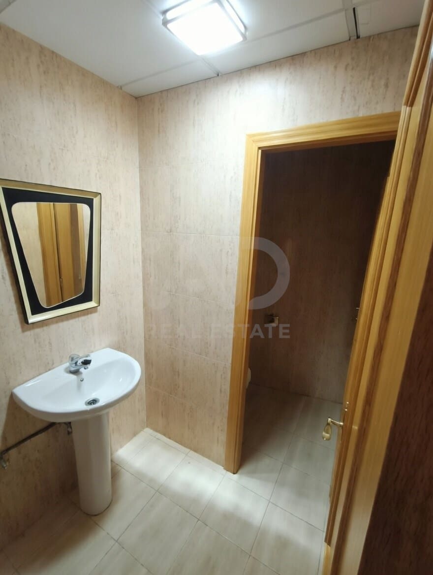 2 Zimmer Gewerbe zu verkaufen in Leon Stadt - 99.999 € (Ref: 9987728)