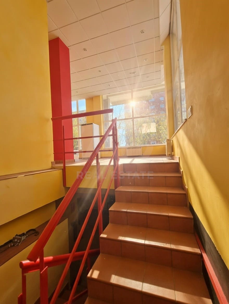 2 Zimmer Gewerbe zu verkaufen in Leon Stadt - 99.999 € (Ref: 9987728)