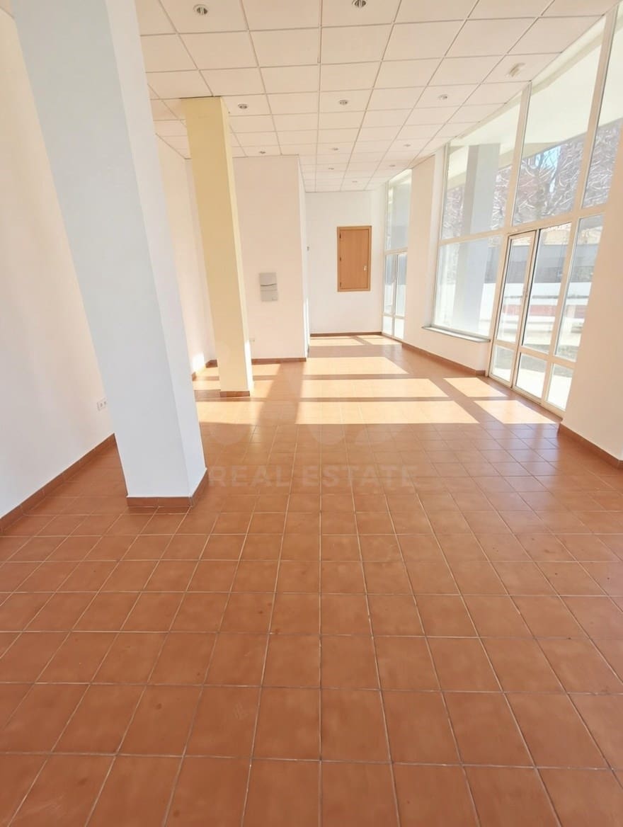 2 Zimmer Gewerbe zu verkaufen in Leon Stadt - 99.999 € (Ref: 9987728)