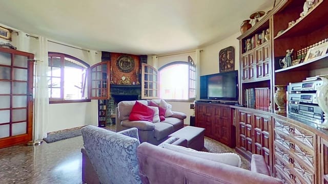 5 chambre Villa/Maison à vendre à Roda de Barà - 399 000 € (Ref: 9987729)