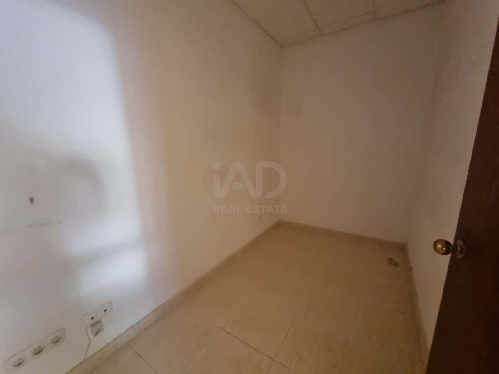 Commercial for rent in Tarragona city - € 363 (Ref: 9987730)