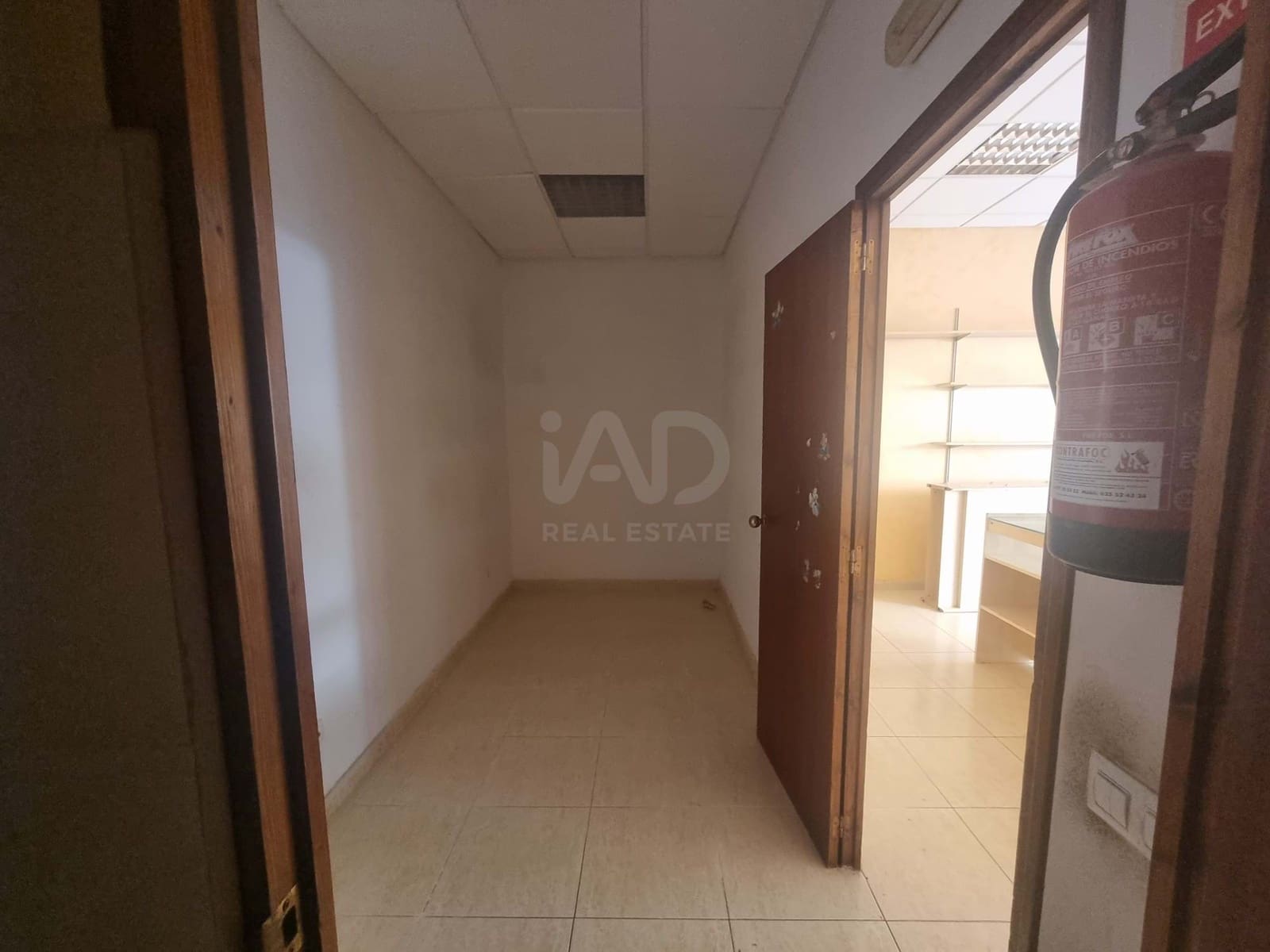 Commercial for rent in Tarragona city - € 363 (Ref: 9987730)