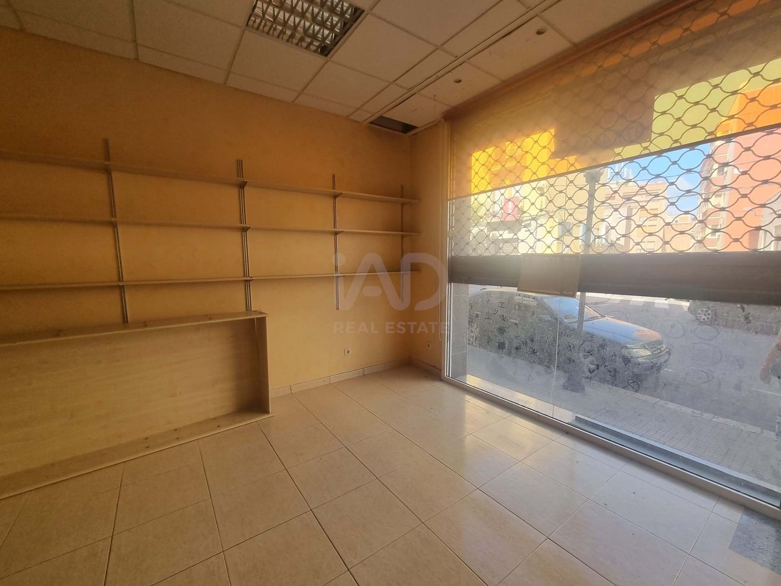 Commercial for rent in Tarragona city - € 363 (Ref: 9987730)