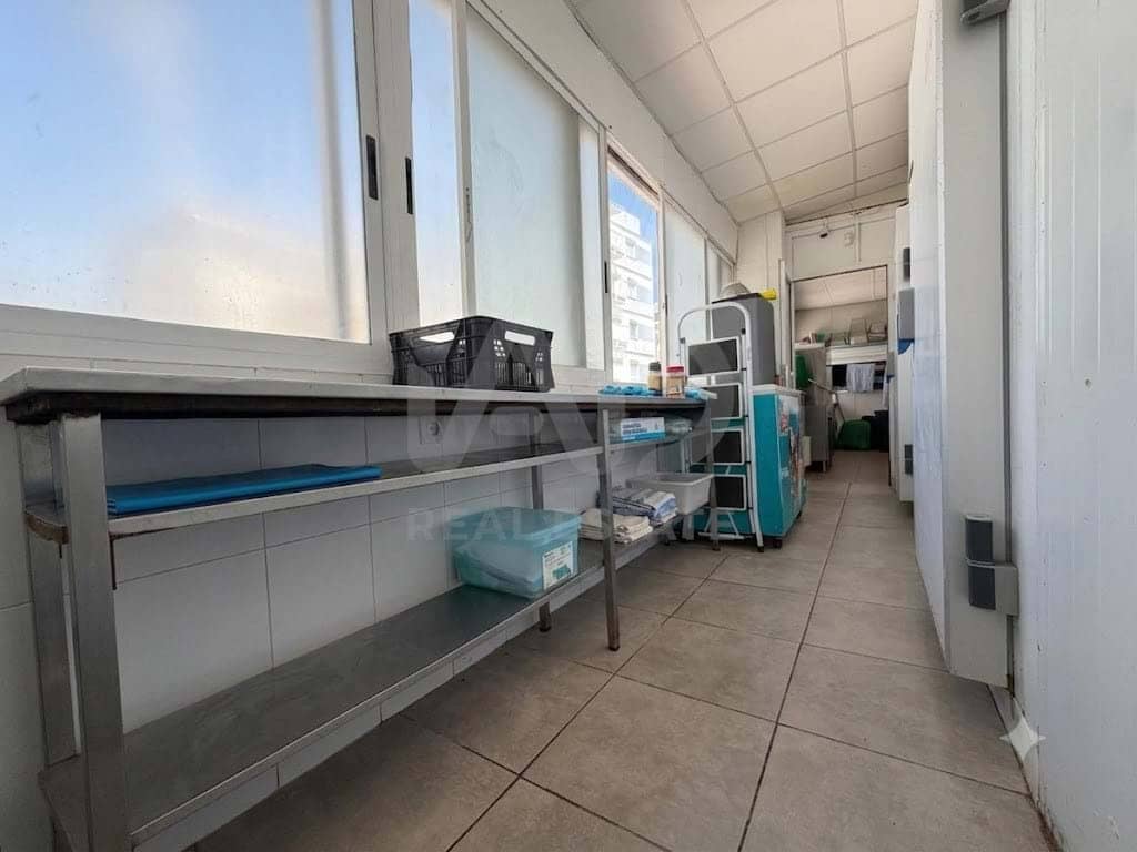 Local Comercial de 2 habitaciones en València ciudad en venta - 380.000 € (Ref: 9987731)