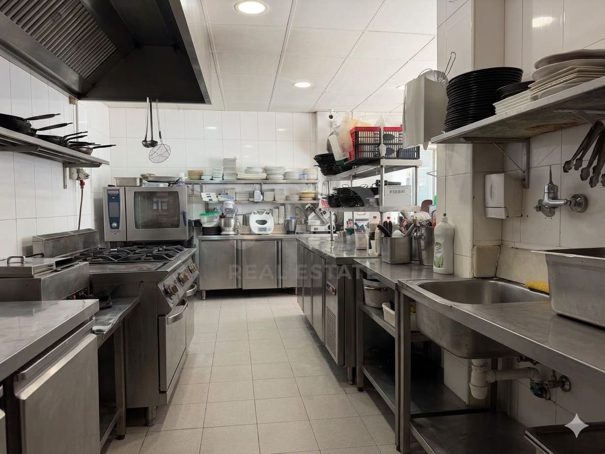 Local Comercial de 2 habitaciones en València ciudad en venta - 380.000 € (Ref: 9987731)