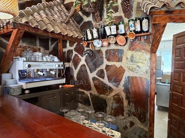 2 bedroom Commercial for sale in Daimús - € 380,000 (Ref: 9987731)
