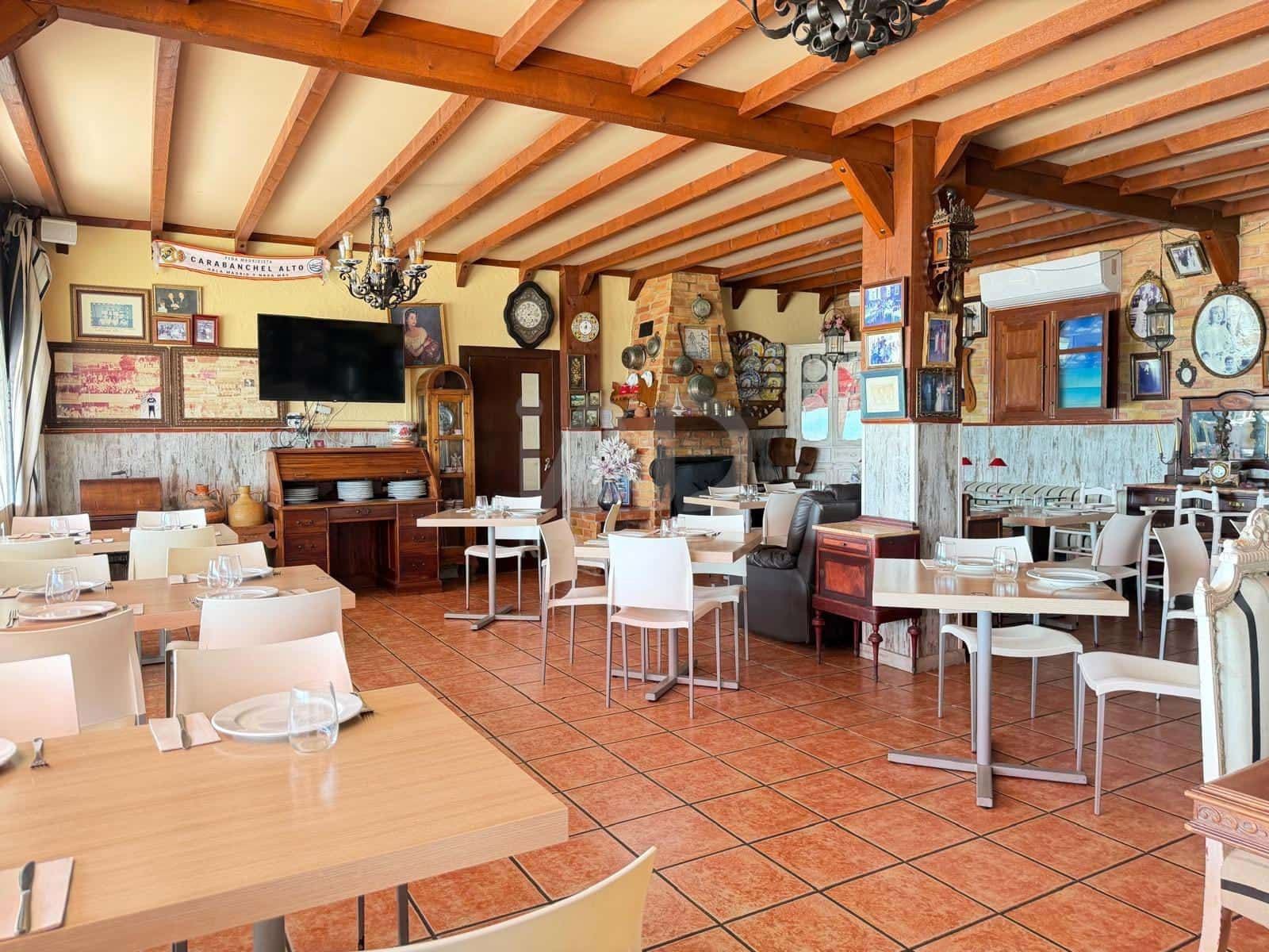 Local Comercial de 2 habitaciones en València ciudad en venta - 380.000 € (Ref: 9987731)