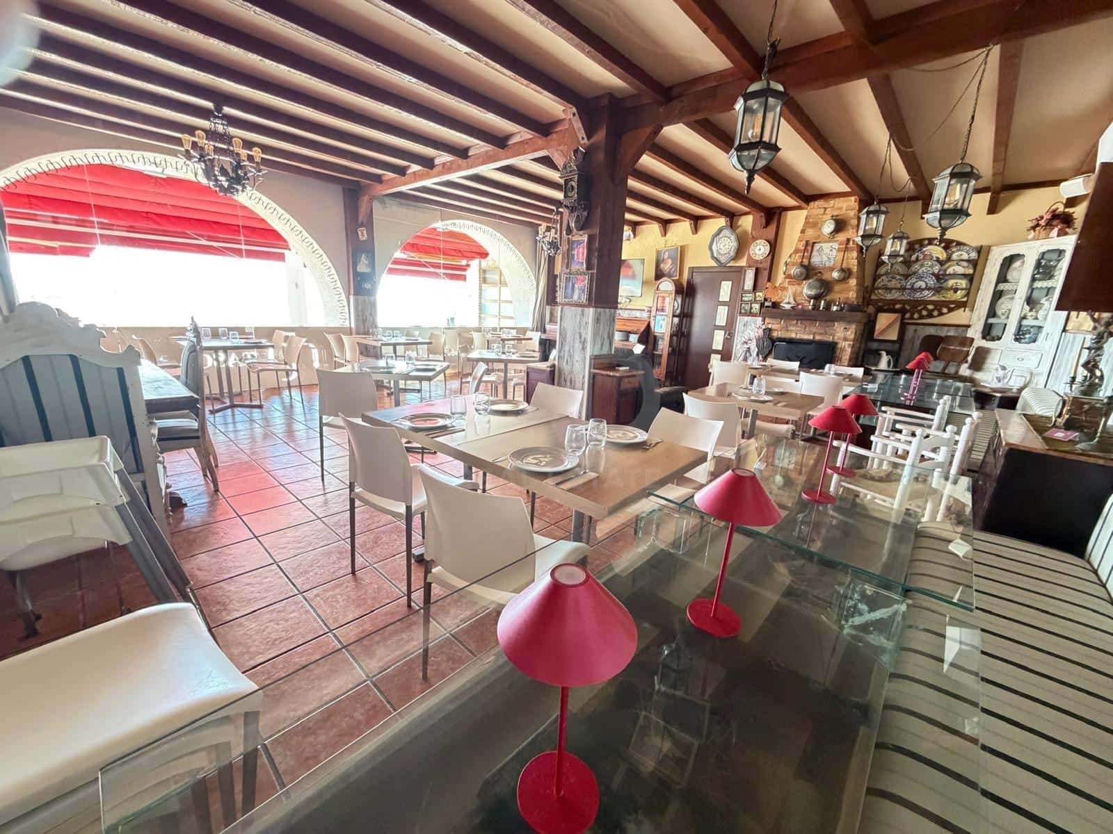 Local Comercial de 2 habitaciones en València ciudad en venta - 380.000 € (Ref: 9987731)