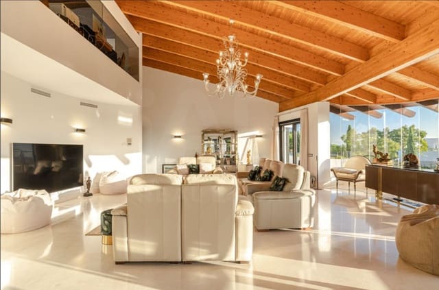 10 bedroom Villa for sale in Benahavís with pool - € 4,950,000 (Ref: 9987740)