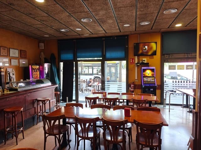 Komercyjne do wynajęcia w Badalona - 35 000 € (Ref: 9987746)