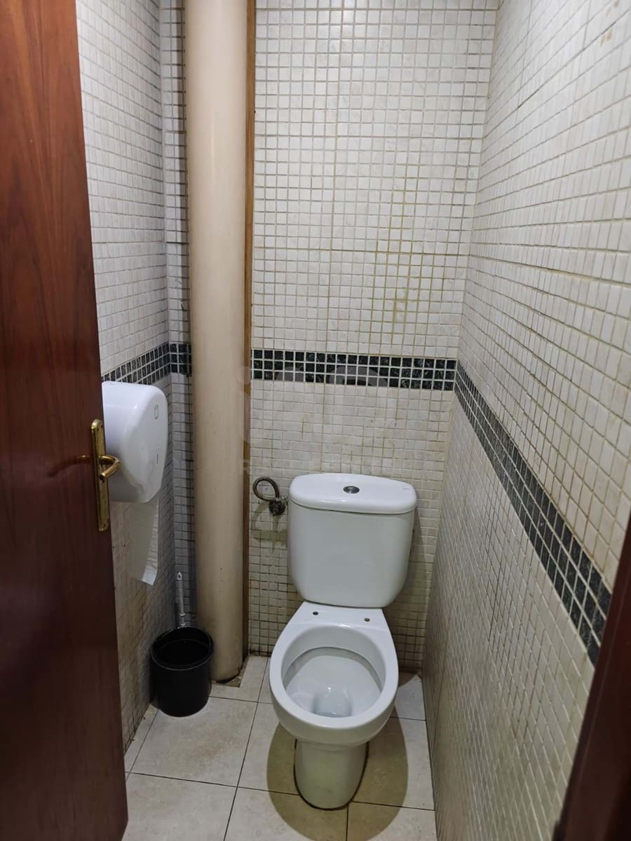 Local Commercial à louer à Barcelone ville - 35 000 € (Ref: 9987746)