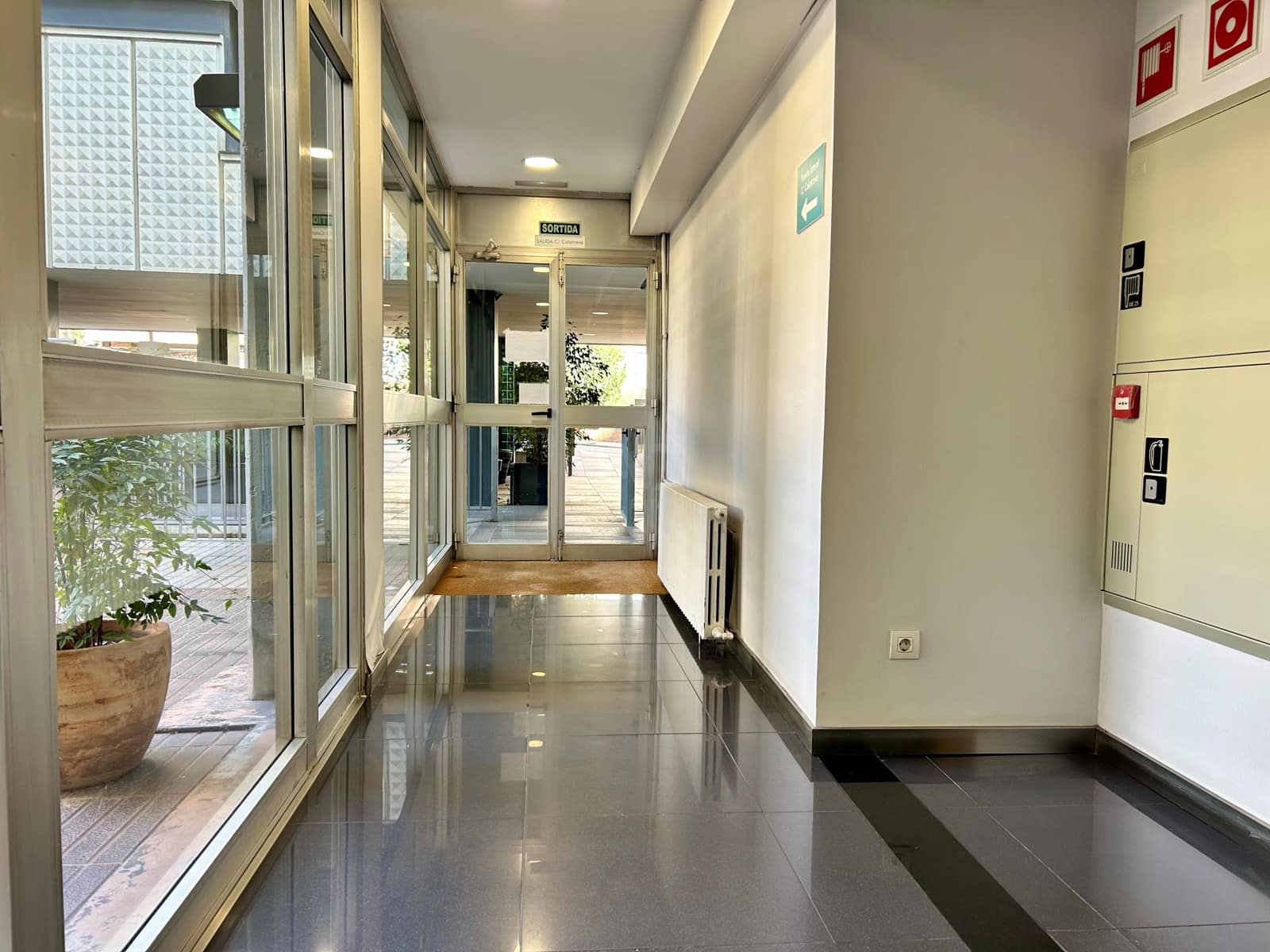 Gewerbe zu verkaufen in Barcelona Stadt - 196.000 € (Ref: 9987748)