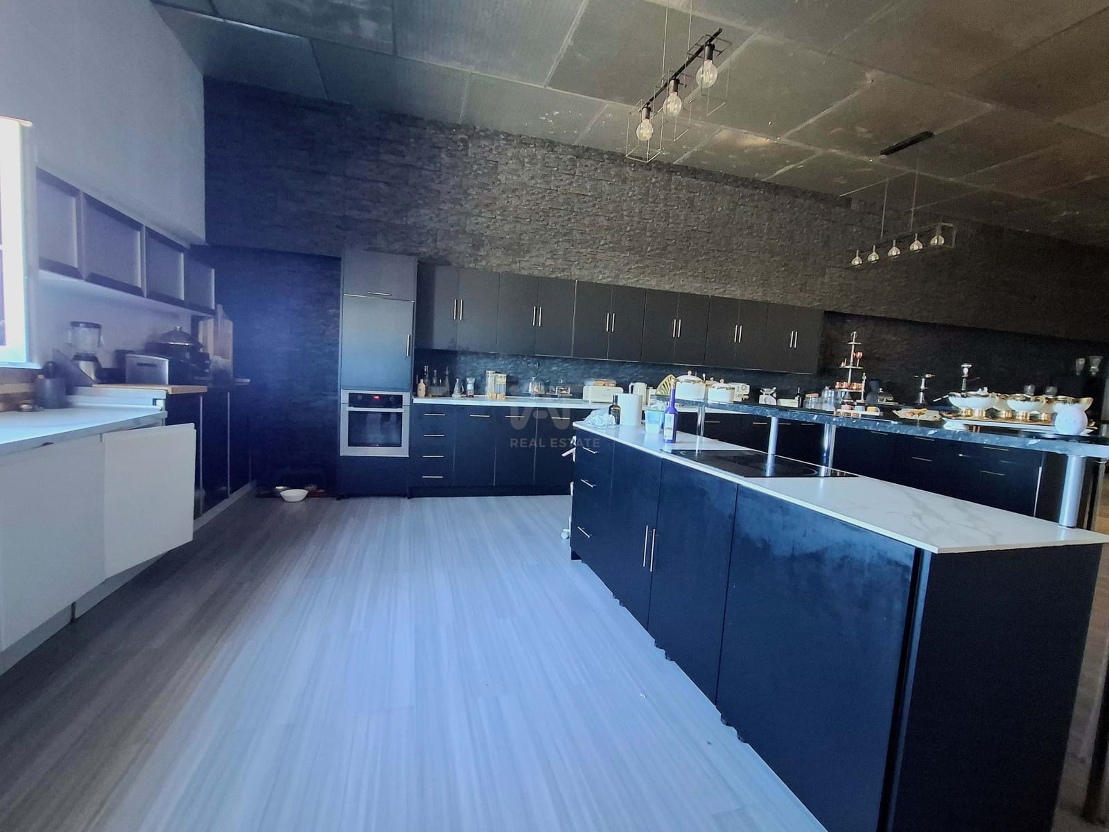 4 Zimmer Gewerbe zu verkaufen in Torremolinos mit Garage - 6.895.000 € (Ref: 9987752)