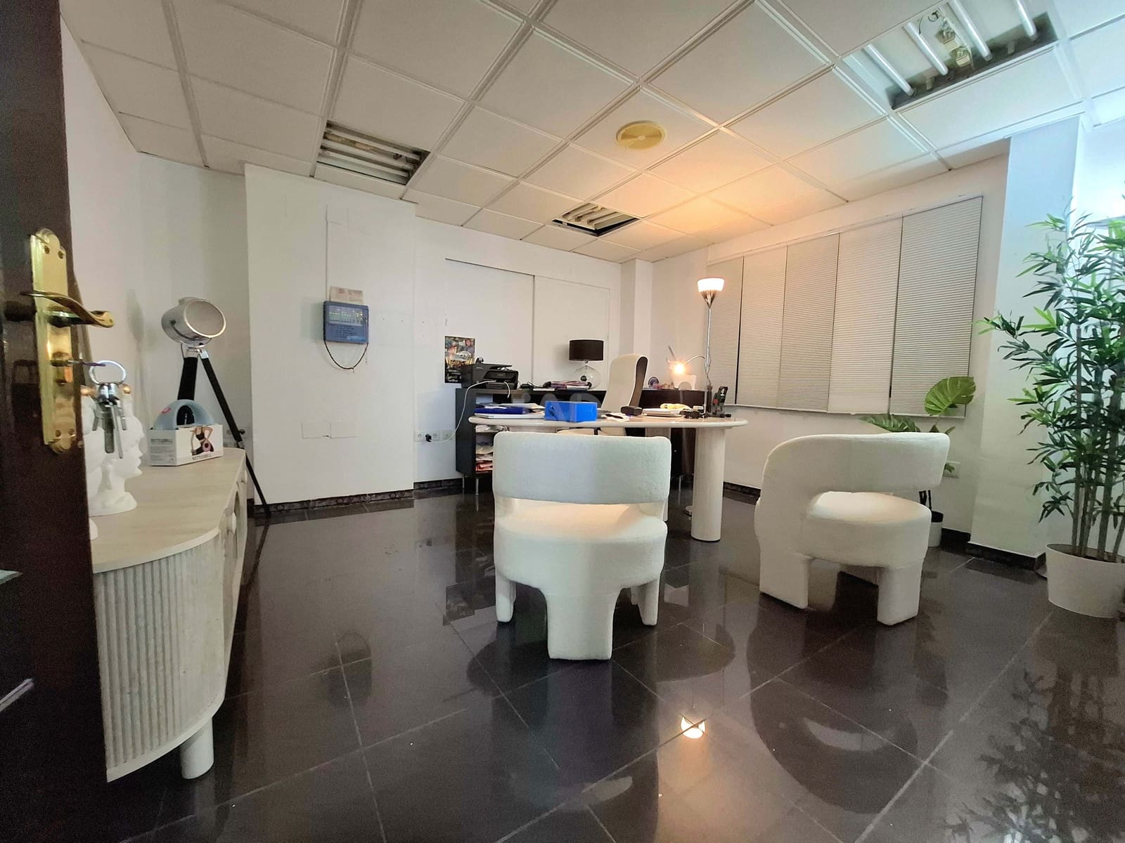 4 Zimmer Gewerbe zu verkaufen in Torremolinos mit Garage - 6.895.000 € (Ref: 9987752)