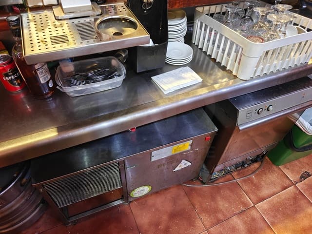 Gewerbe zu vermieten in Badalona - 1.100 € (Ref: 9987753)