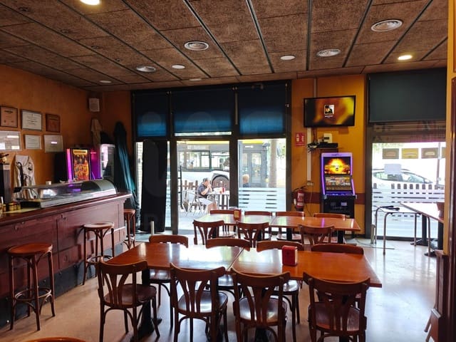 Gewerbe zu vermieten in Badalona - 1.100 € (Ref: 9987753)