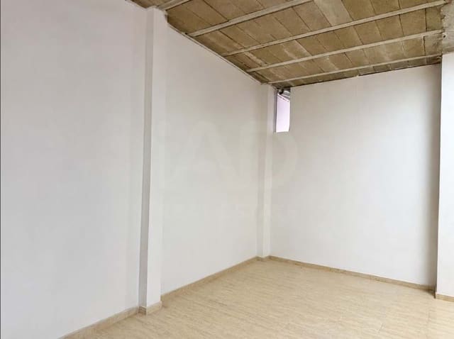Erhverv til leje i Valencia by - € 1.700 (Ref: 9987757)