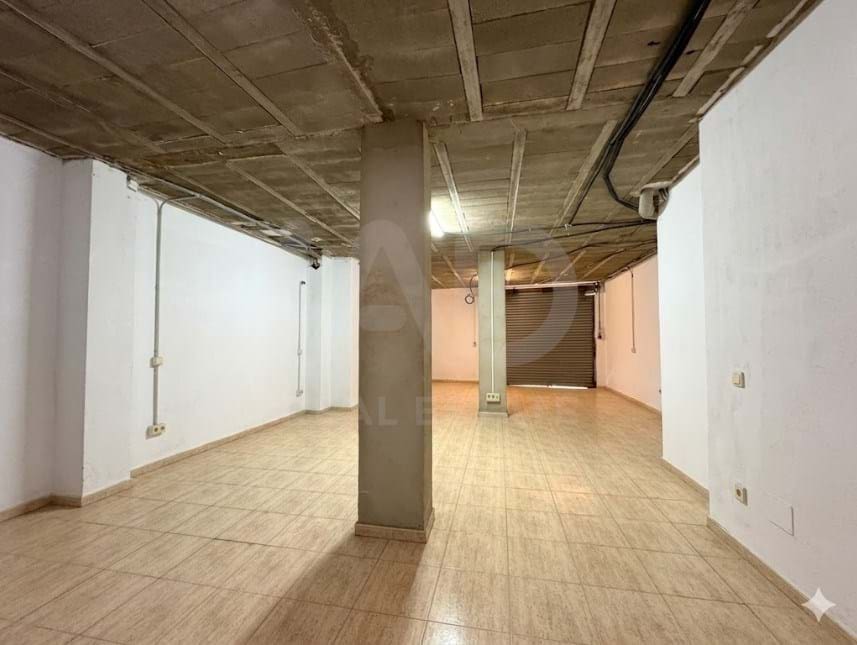 Erhverv til leje i Valencia by - € 1.700 (Ref: 9987757)