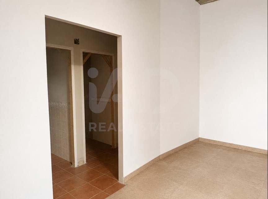 Erhverv til leje i Valencia by - € 1.700 (Ref: 9987757)