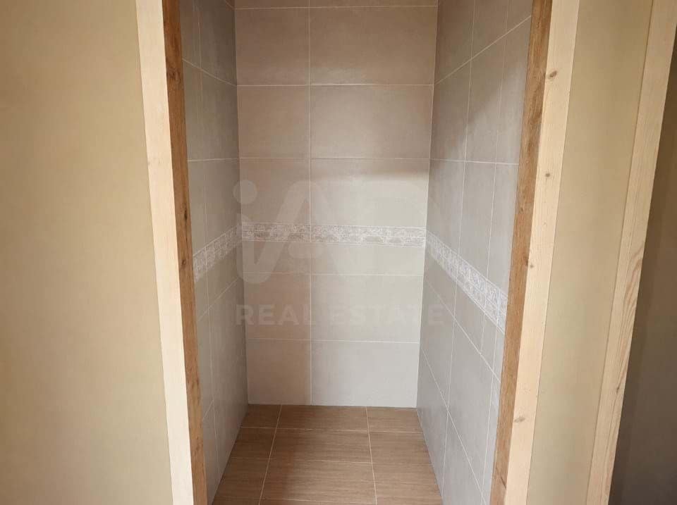 Erhverv til leje i Valencia by - € 1.700 (Ref: 9987757)