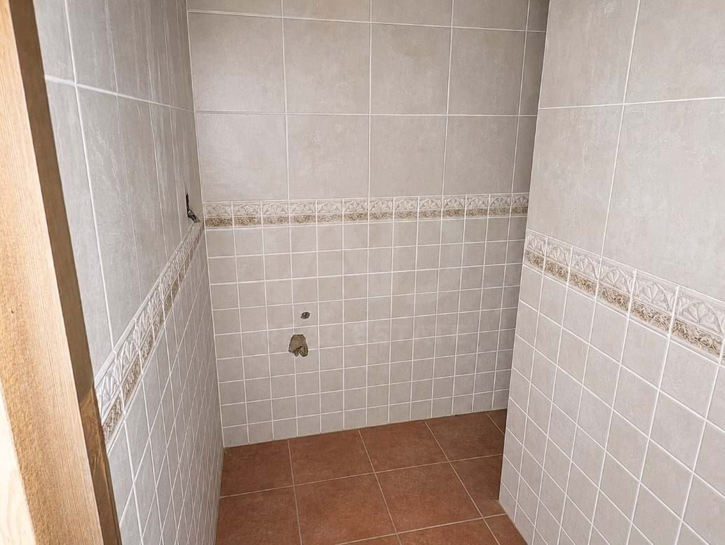 Erhverv til leje i Valencia by - € 1.700 (Ref: 9987757)