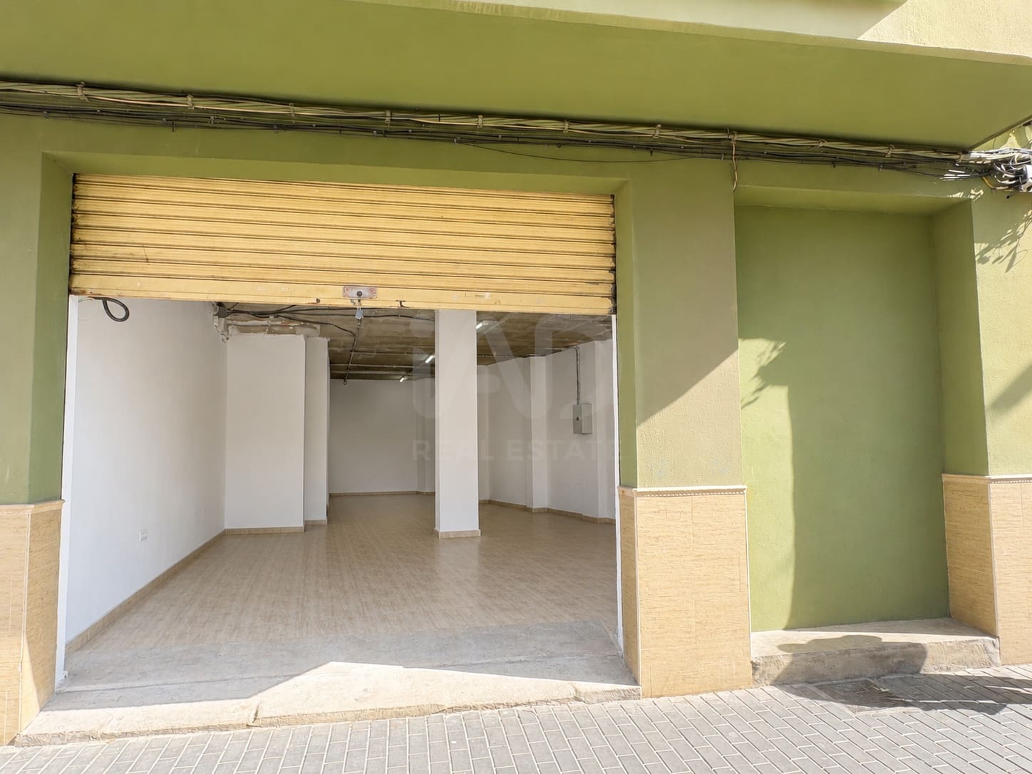 Erhverv til leje i Valencia by - € 1.700 (Ref: 9987757)