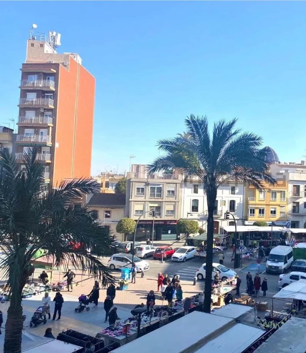 Erhverv til leje i Valencia by - € 1.700 (Ref: 9987757)