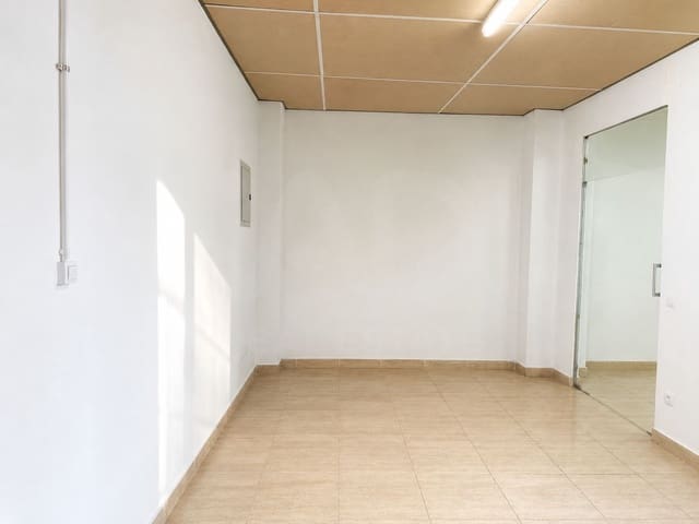 Komercyjne do wynajęcia w Silla - 1 700 € (Ref: 9987757)