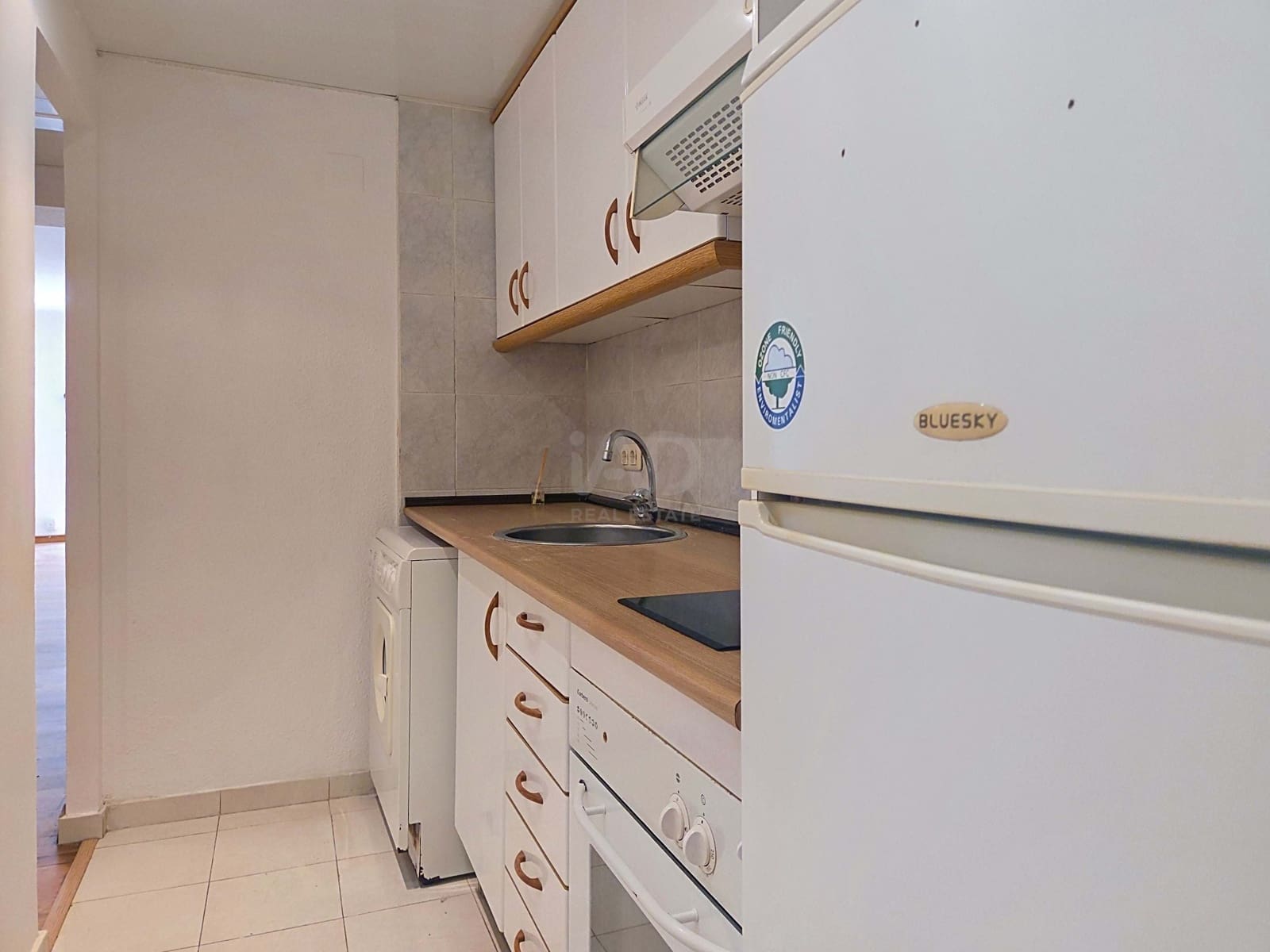 Apartment for sale in Barcelona city - € 219,000 (Ref: 9987759)