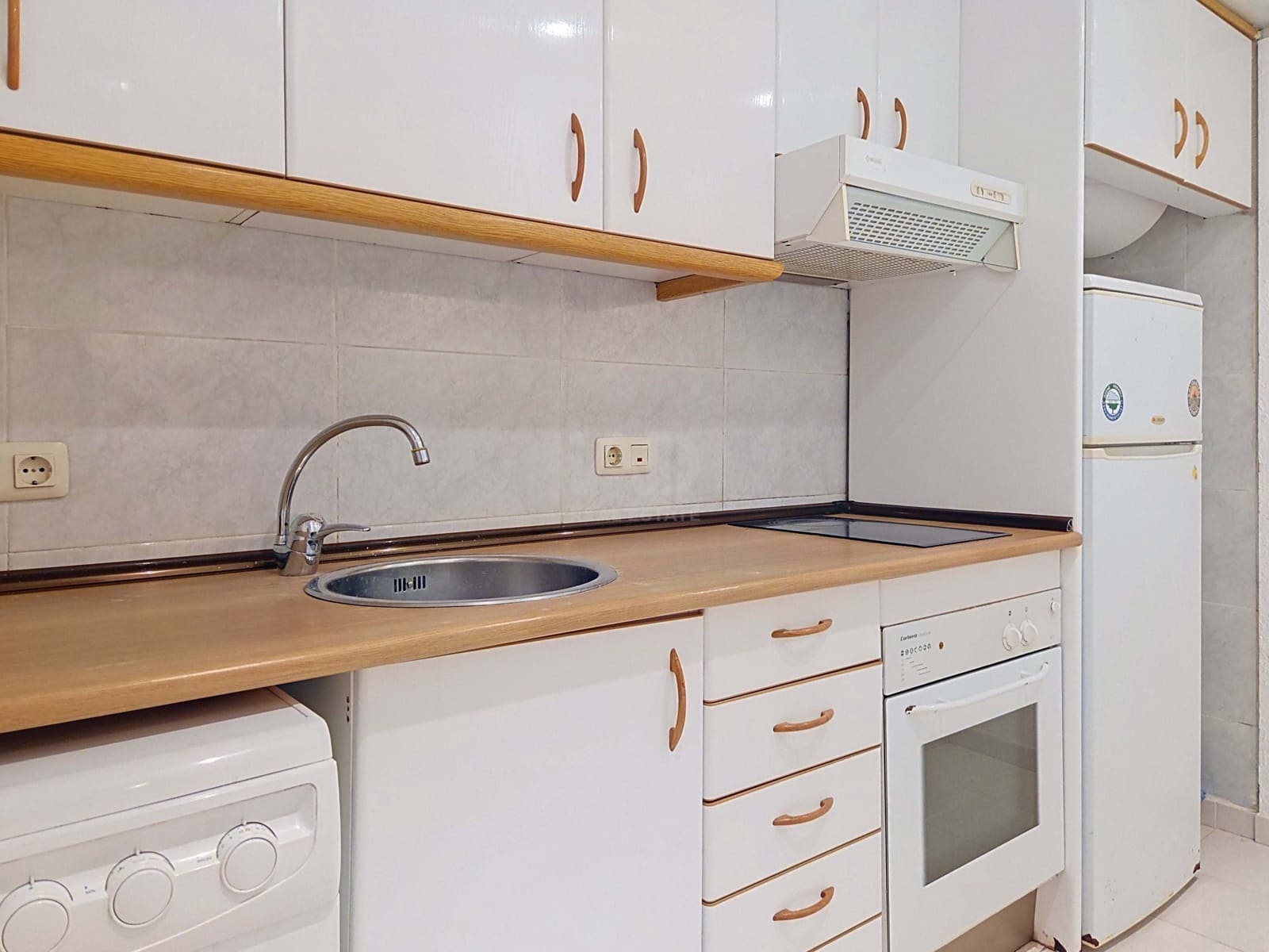 Apartment for sale in Barcelona city - € 219,000 (Ref: 9987759)