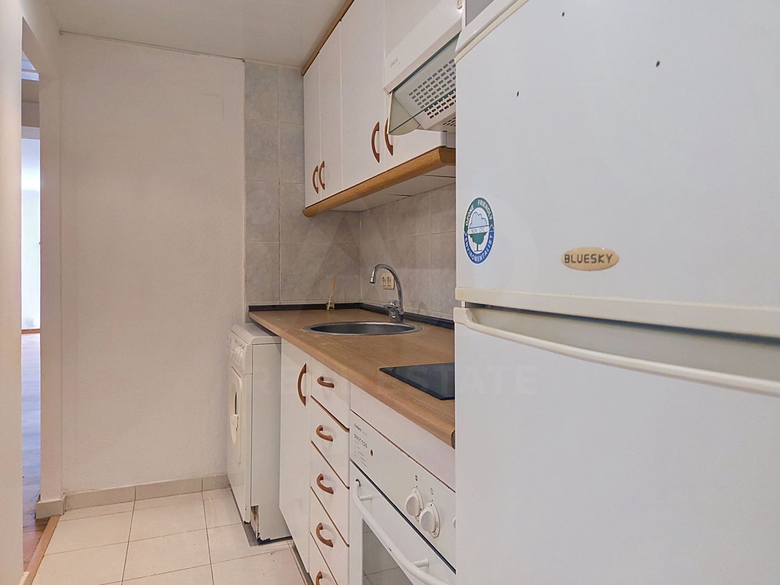 Lejlighed til salg i Barcelona by - € 219.000 (Ref: 9987759)