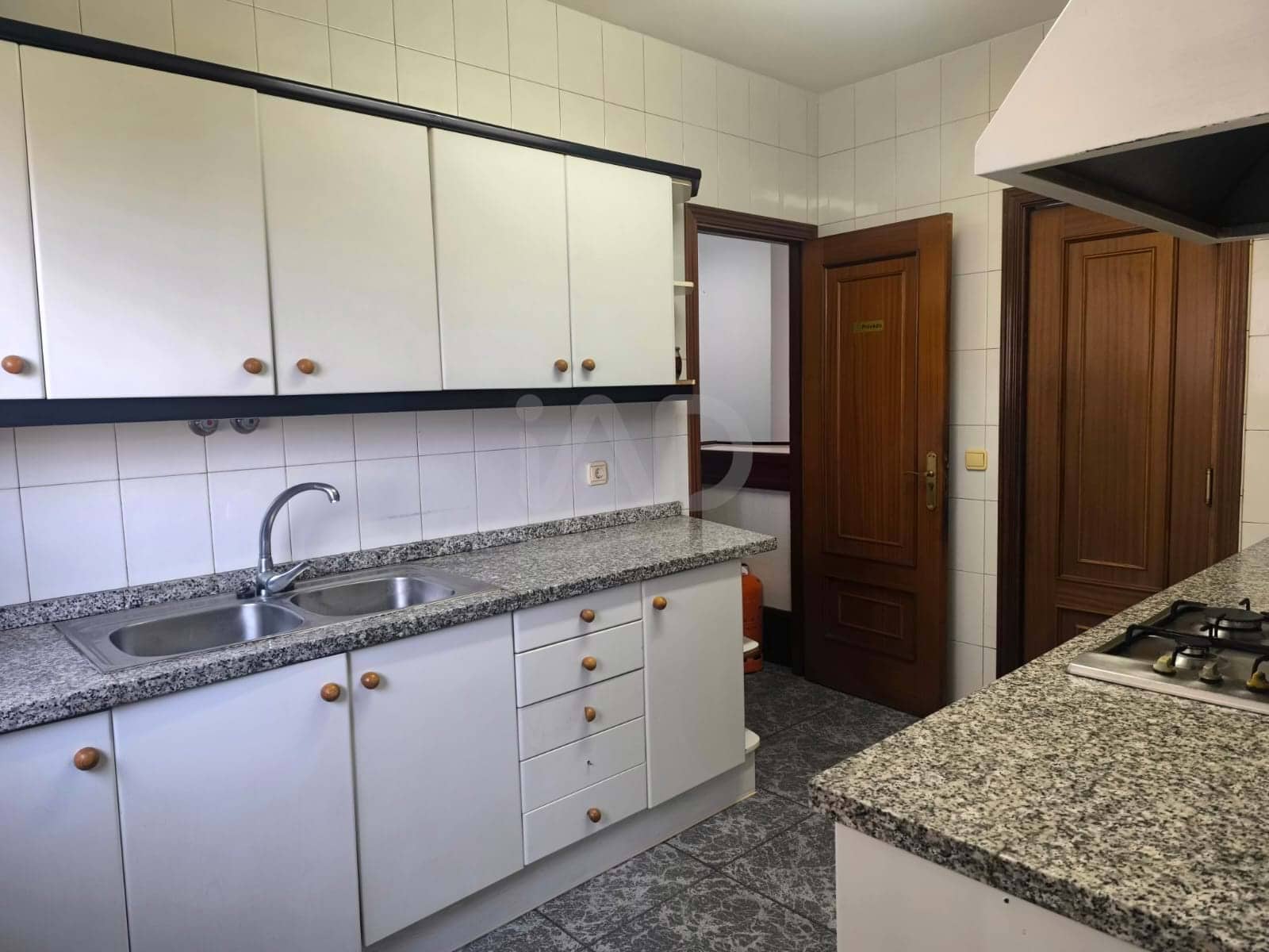 4 soverom Kommersiell til salgs i Leon by - € 160 000 (Ref: 9987762)