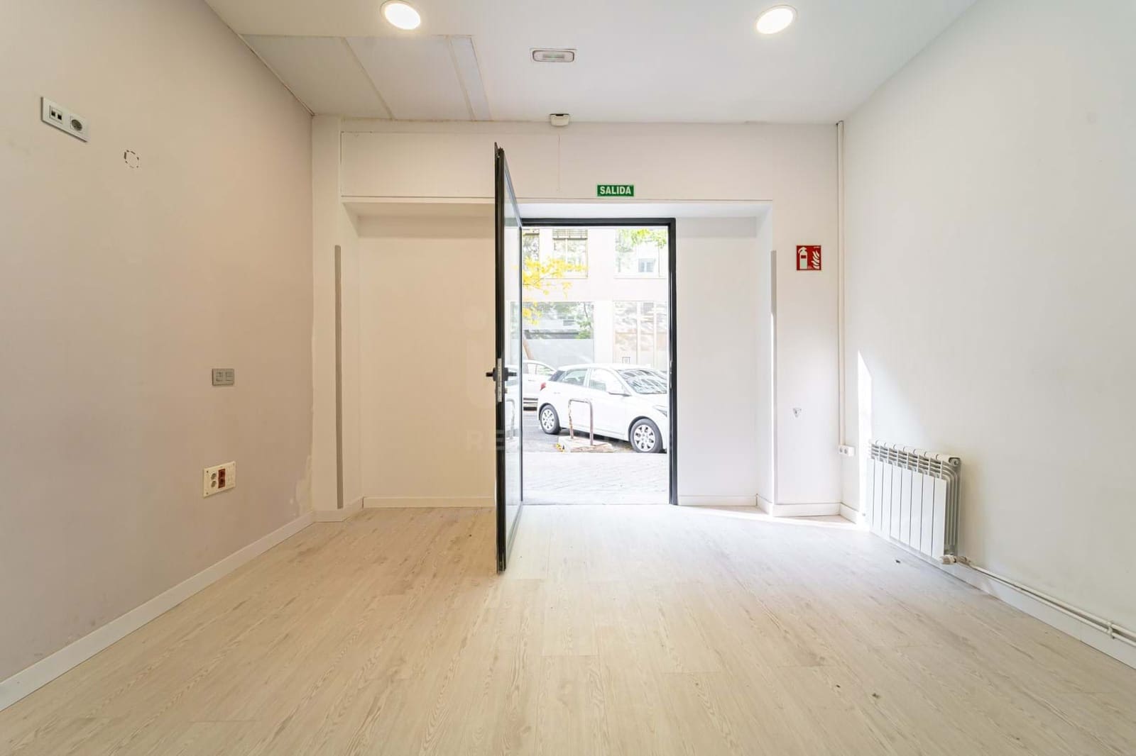 Local Comercial en Madrid ciudad en venta - 499.000 € (Ref: 9987765)