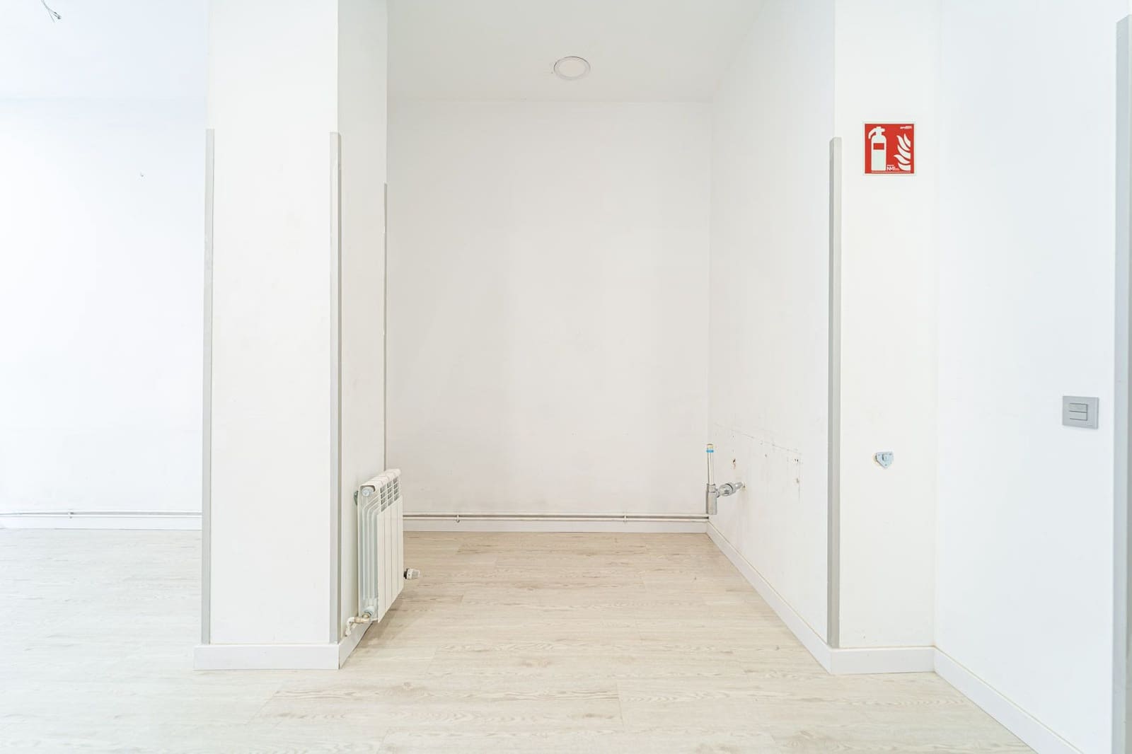 Commercial for sale in Madrid city - € 499,000 (Ref: 9987765)