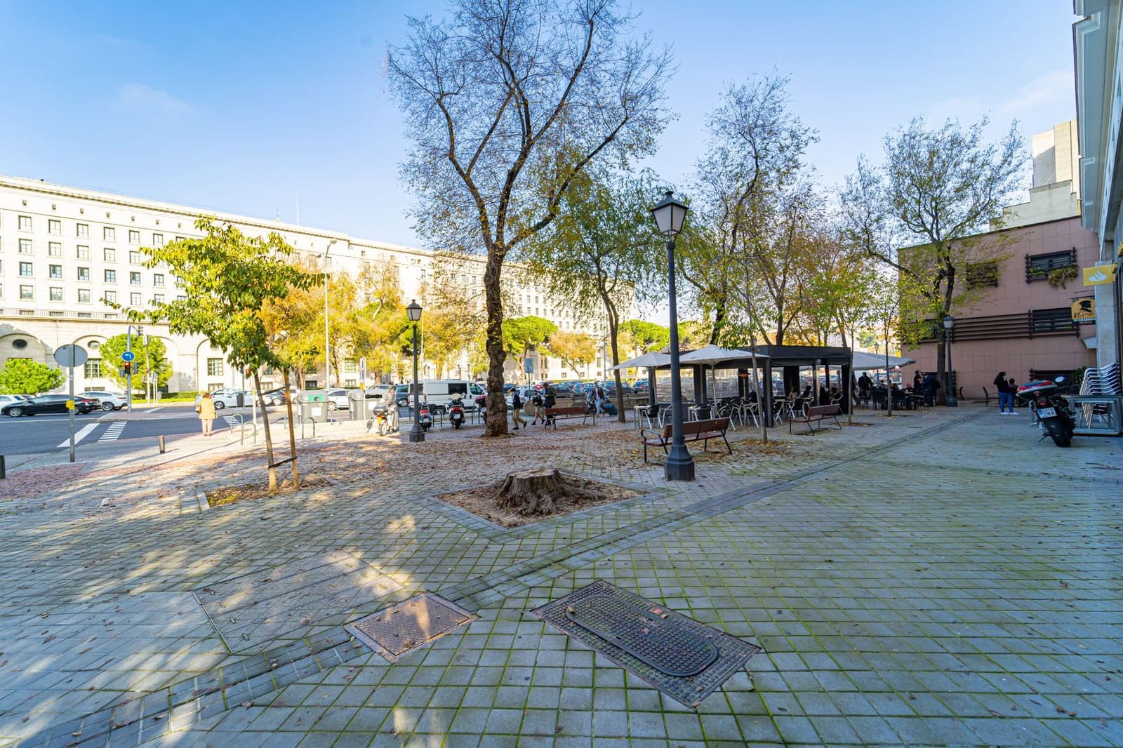 Commercial for sale in Madrid city - € 499,000 (Ref: 9987765)