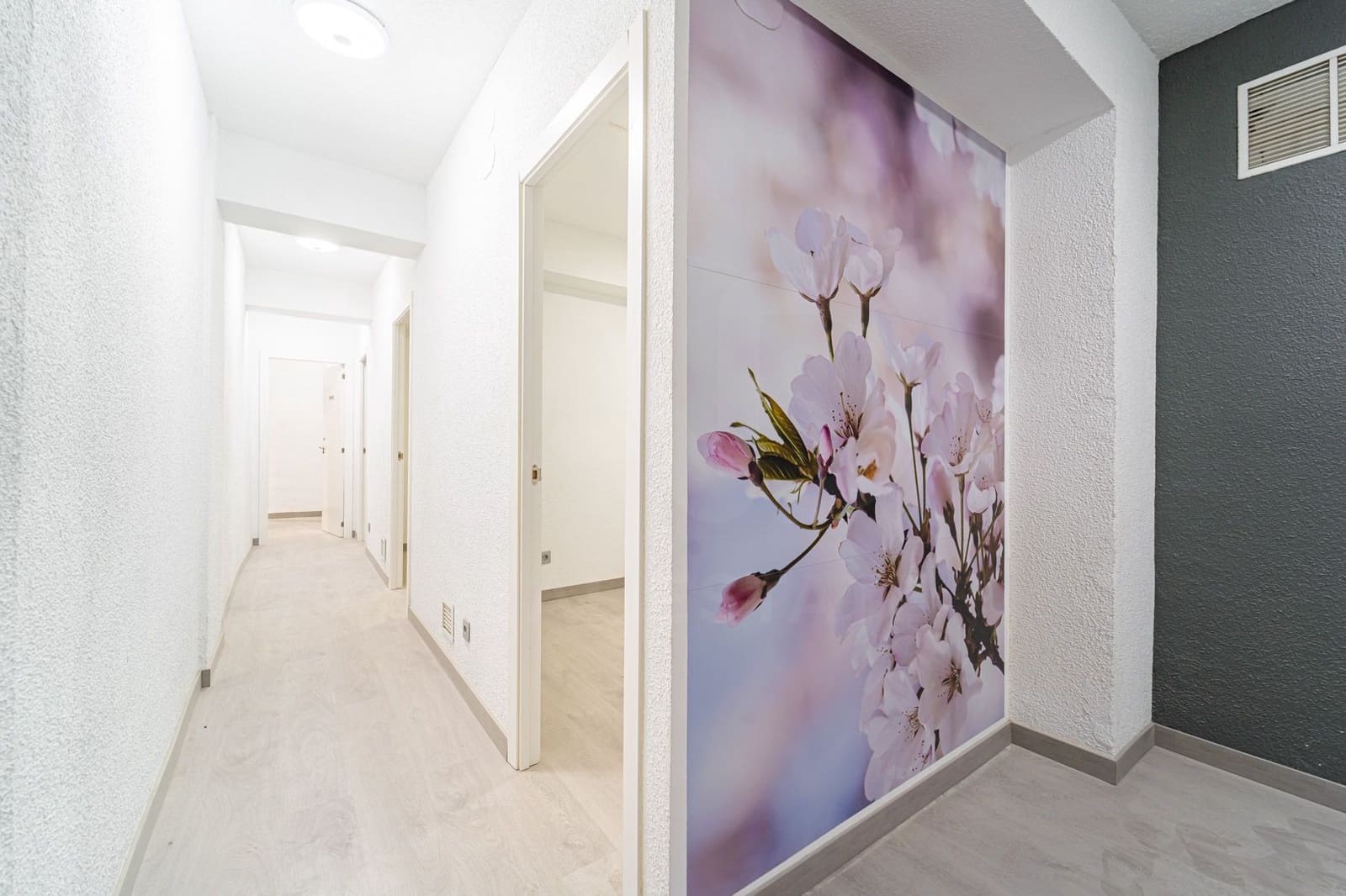 Commercial for sale in Madrid city - € 499,000 (Ref: 9987765)