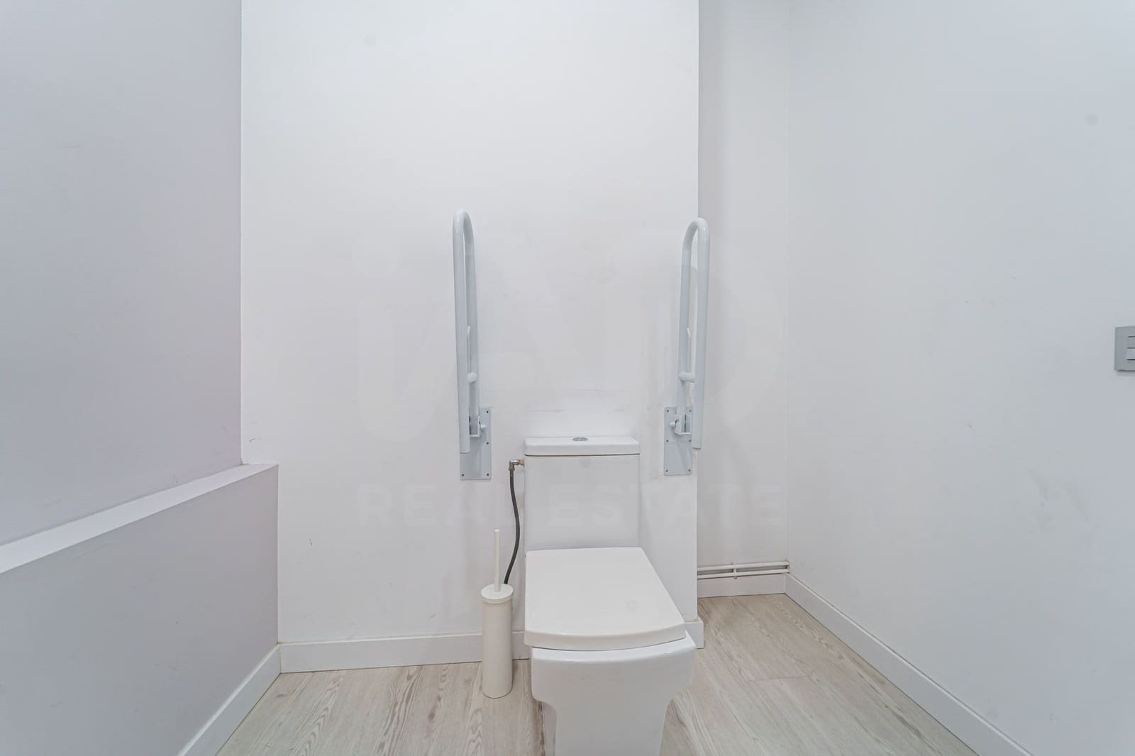 Commercial for sale in Madrid city - € 499,000 (Ref: 9987765)