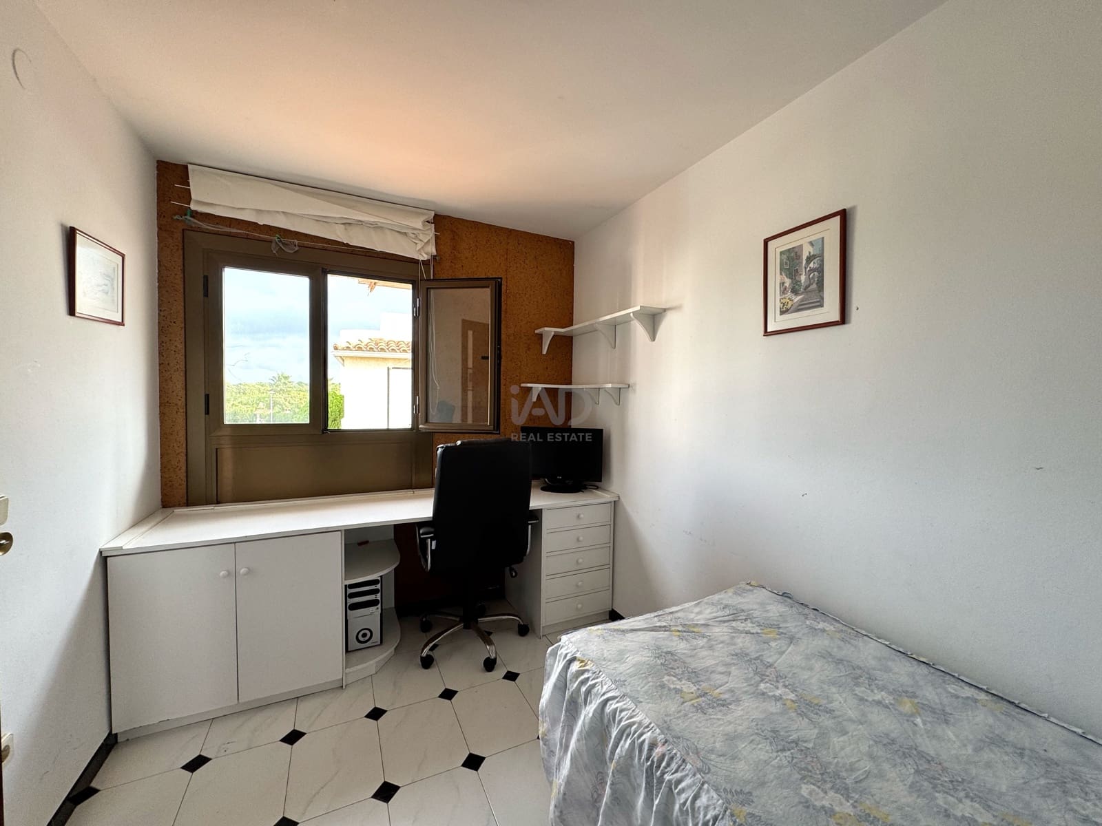 3 makuuhuone Kaupallinen myytävänä paikassa Tarragona kaupunki - 350 000 € (Ref: 9987767)