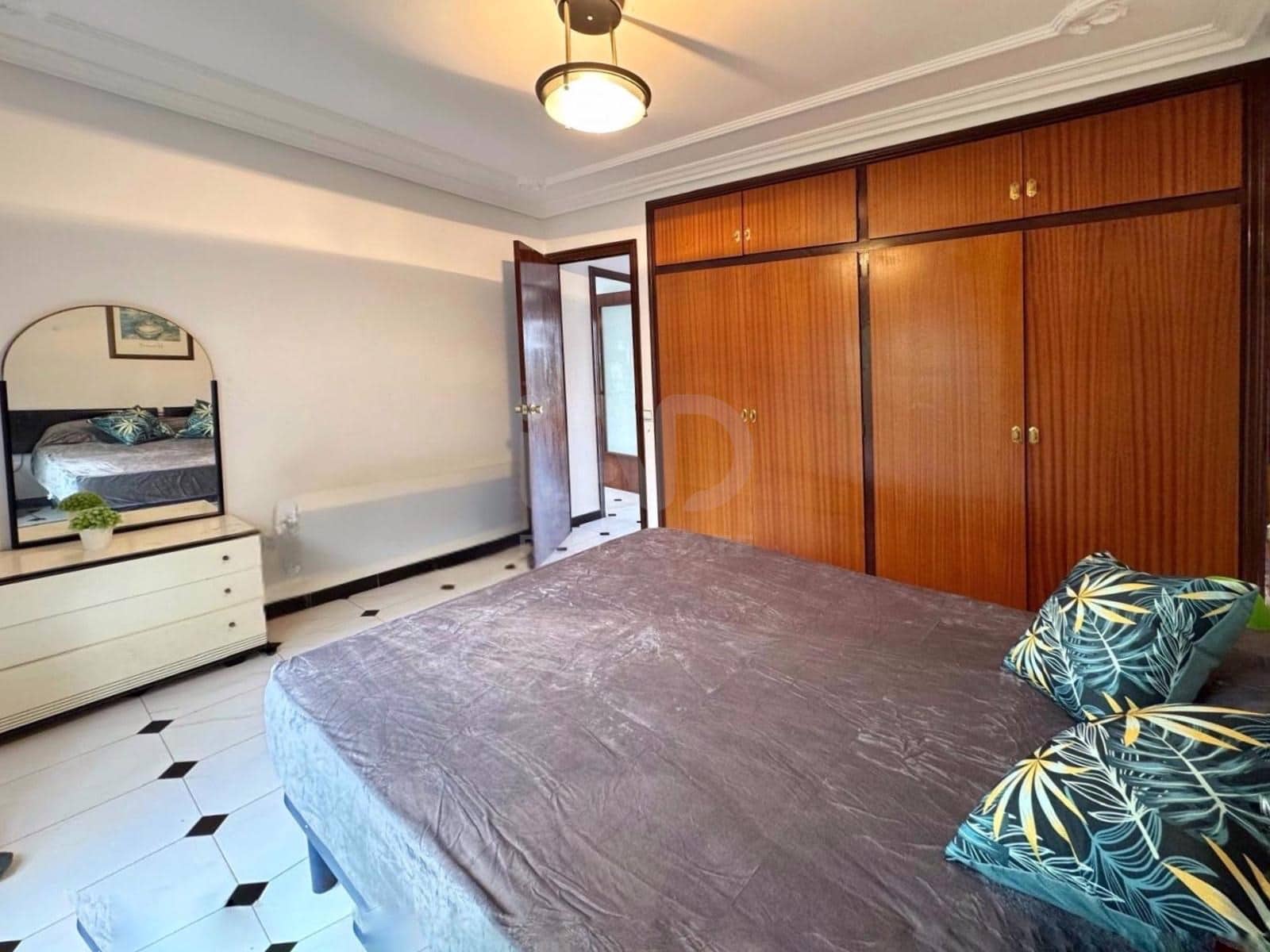 3 makuuhuone Kaupallinen myytävänä paikassa Tarragona kaupunki - 350 000 € (Ref: 9987767)