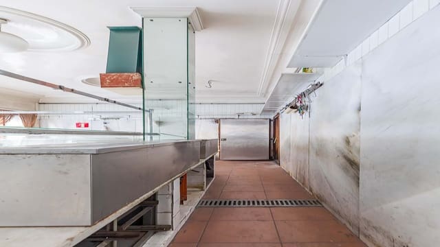1 soveværelse Erhverv til leje i Madrid by - € 2.000 (Ref: 9987768)