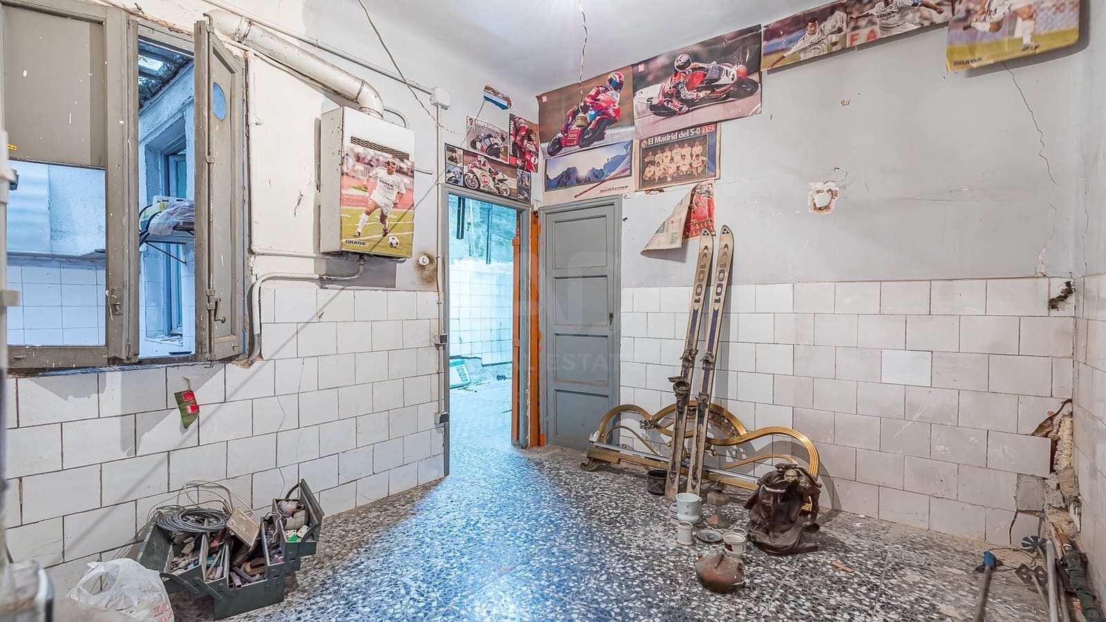 1 soveværelse Erhverv til leje i Madrid by - € 2.000 (Ref: 9987768)